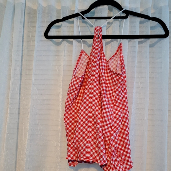 Red top - Picture 2 of 3